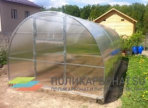 Как защитить парник из поликарбоната от сильных ветров и града