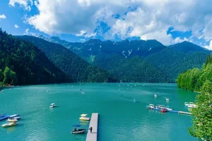 Преимущества тура в Краснодарский край и Абхазию: Отдых для тех, кто ищет разнообразие и комфорт