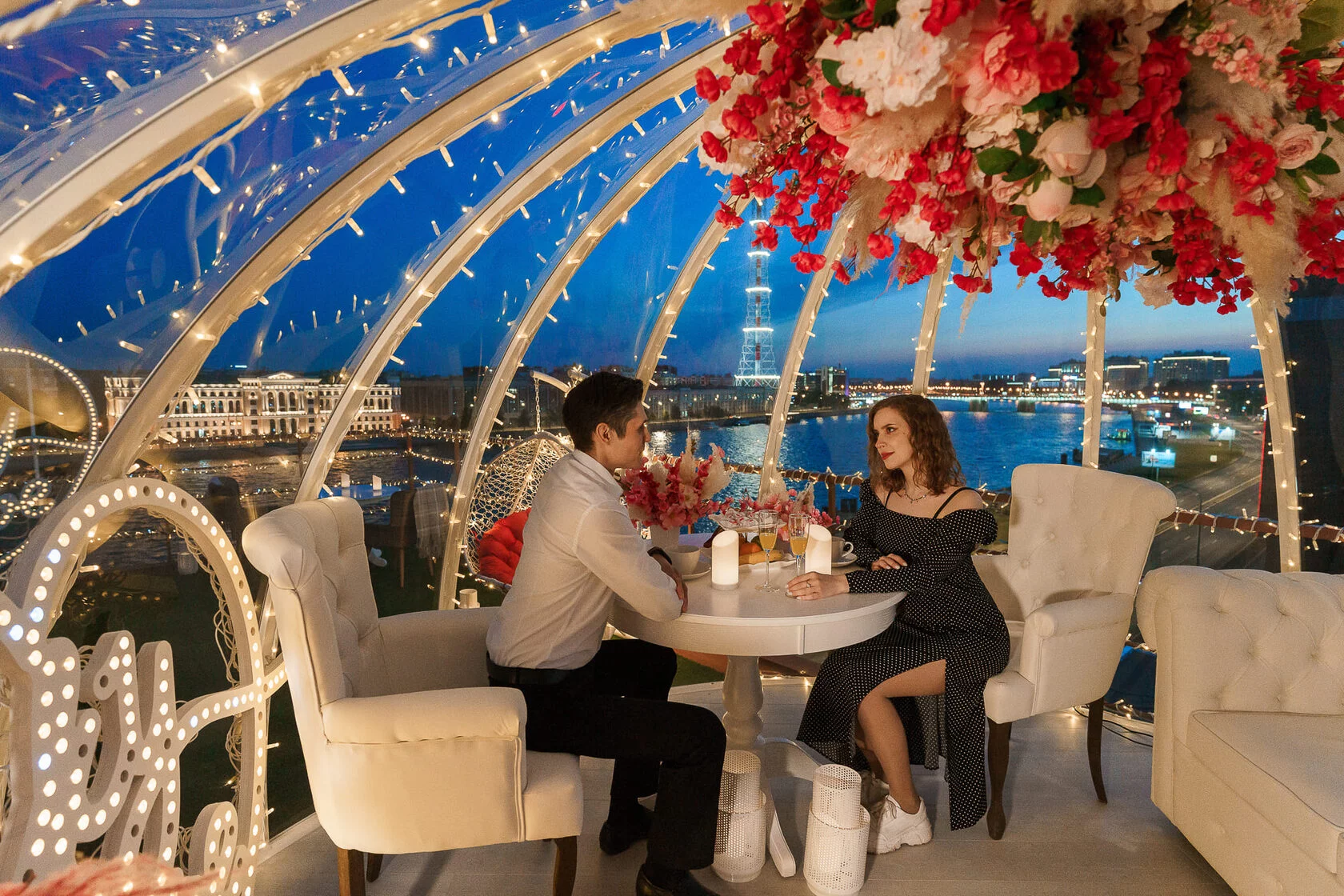 23 февраля: выбираем между романтическим свиданием и встречей с друзьями