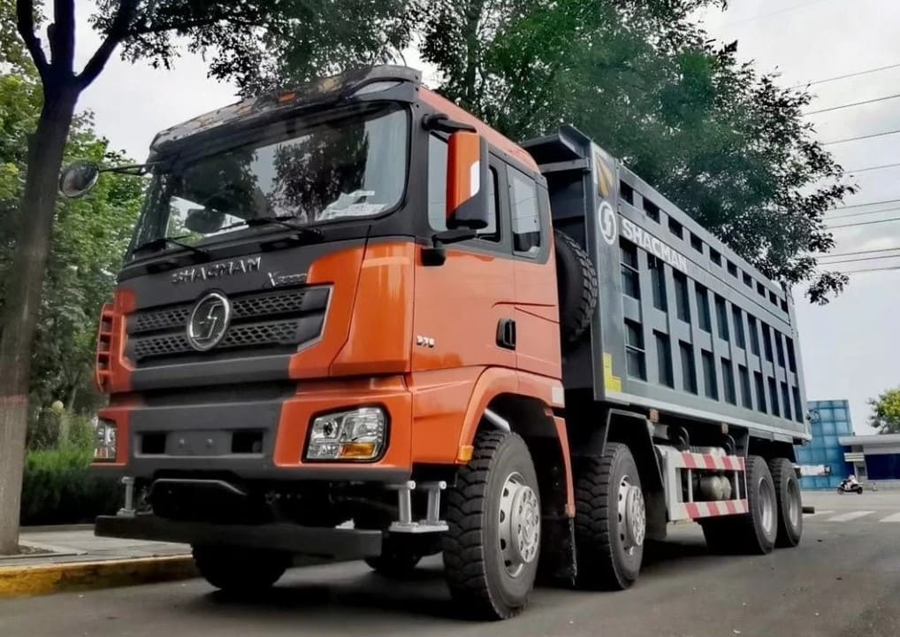 Шакман Х3000: Надежный Самосвал для Современного Строительства