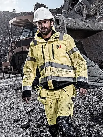 Спецодежда: Необходимый элемент безопасности и комфорта на рабочем месте