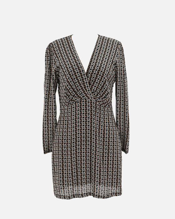 Особенности винтажной одежды: Очарование прошлого в современном мире