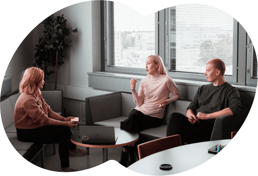 Гибридный формат работы с Indaspace: Раскрываем потенциал гибкости для бизнеса и сотрудников