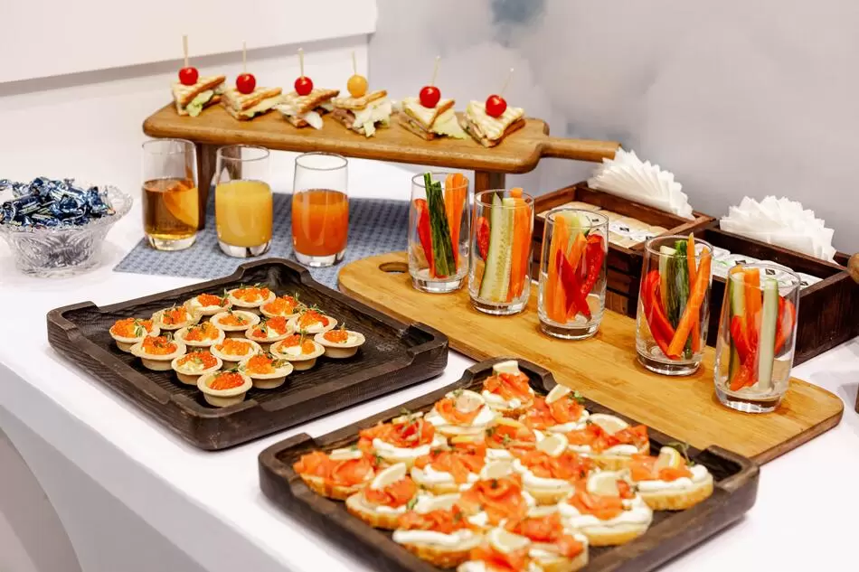 Идеальный праздник без хлопот: Кейтеринг как ключ к успеху мероприятия