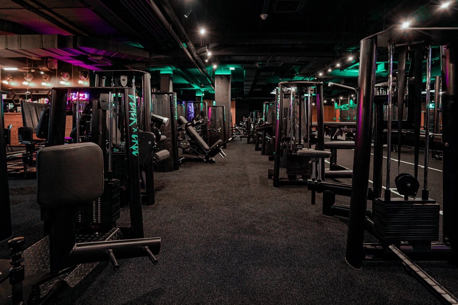 Преимущества посещения фитнес-клуба: путь к здоровью и гармонии