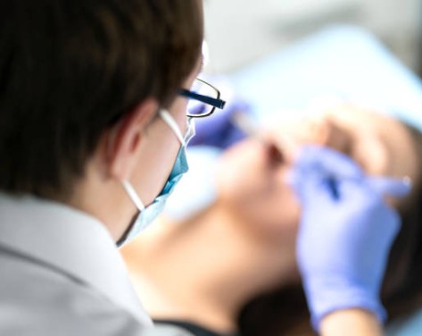 Мудрость на выход: Что нужно знать об удалении зуба мудрости