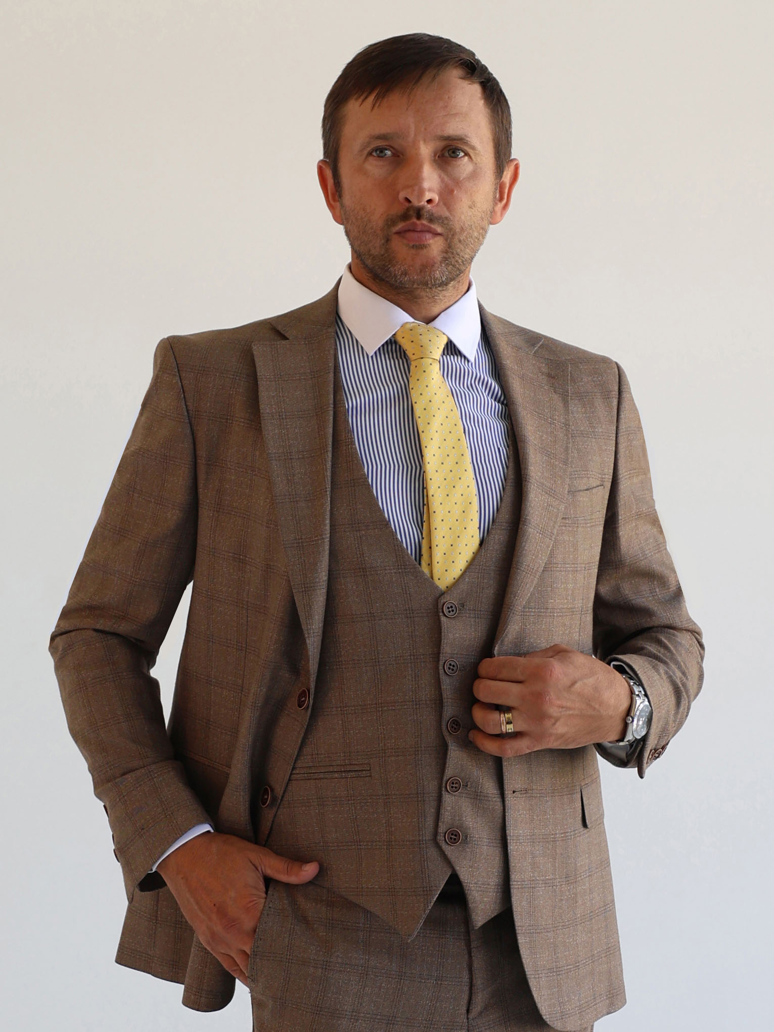 Аренда классических костюмов: удобство и стиль для любого события