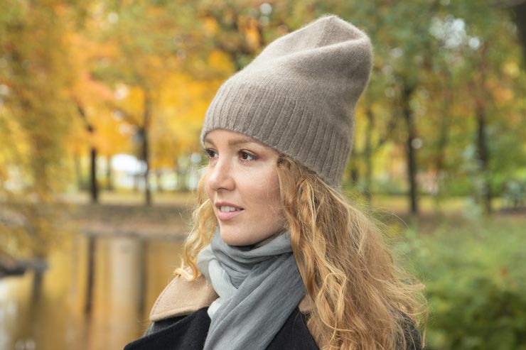 Кашемировая шапка - почему необходима в повседневном гардеробе?