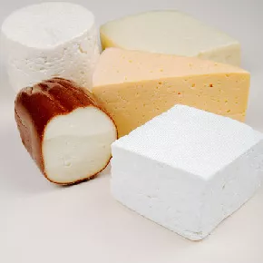 В чем разница между твердыми, полутвердыми и мягкими сырами