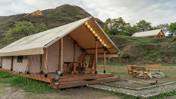 Глэмпинг под ключ: роскошь комфорта на лоне природы